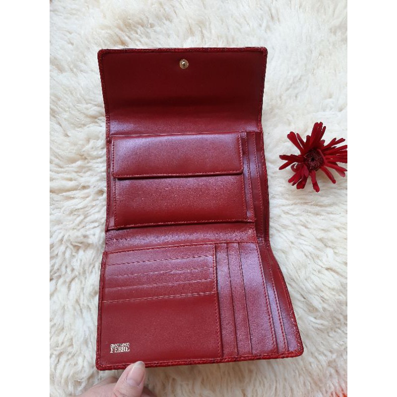 Vi da bụng cá sấu