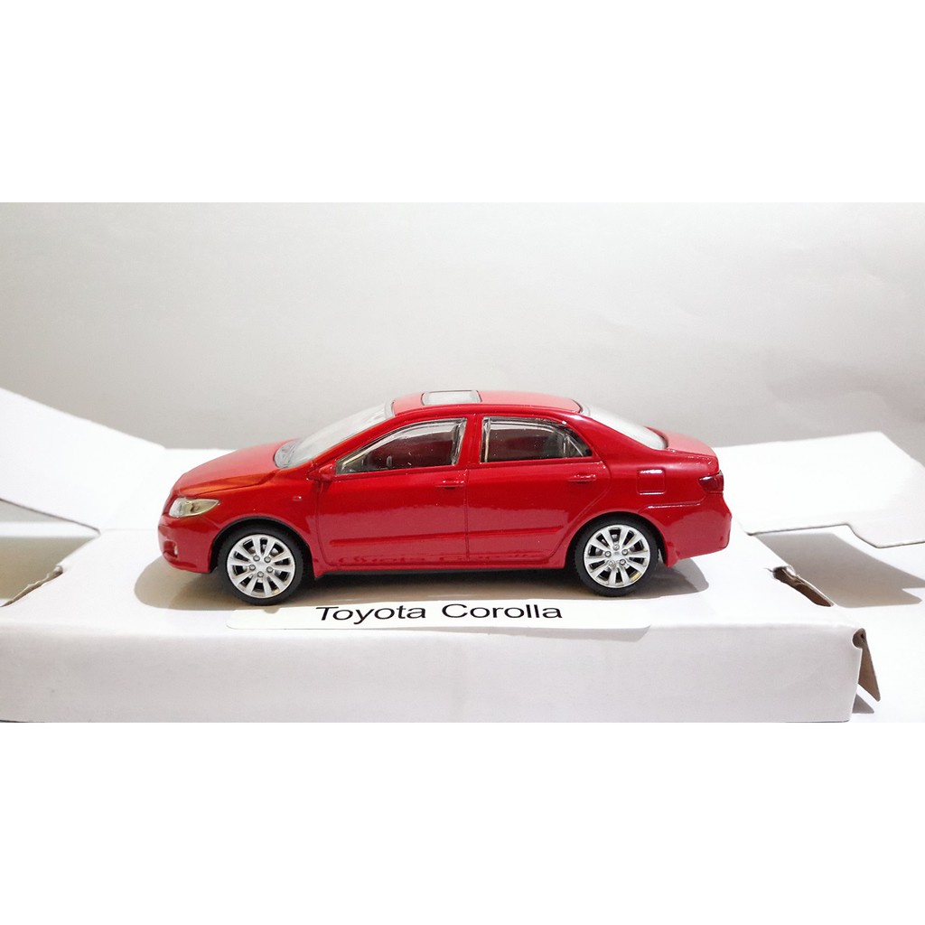 Mô Hình Xe Hơi Toyota Corolla Altis Tỉ Lệ 1: 43 Sống Động