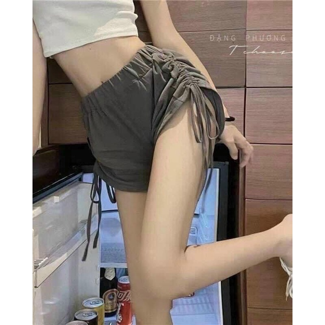 Quần đùi rút hai bên hông