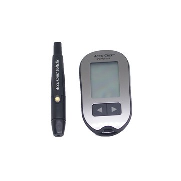 Máy đo đường huyết Accu Chek Performa đơn vị mmol/L