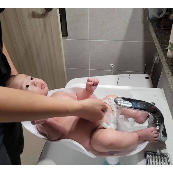 Kệ rửa vệ sinh đa năng cho bé/ Bệ đa năng hỗ trợ tắm cho bé nhập khẩu Budsia Hàn Quốc