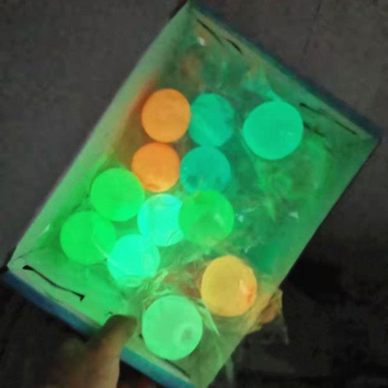 Bóng Dính Phát Sáng Trong Bóng Tối Giúp Giảm Căng Thẳng