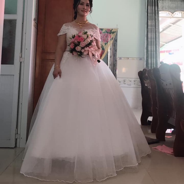 Áo cưới thanh lí