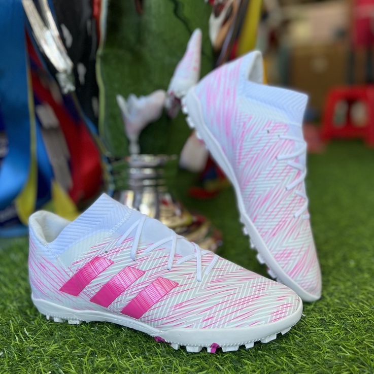 ( Tặng kèm tất ) Giày đá bóng NEMEZIZ 18.3 TF Màu Hồng Trắng Size 39,40,41,42,43