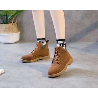 GIÀY BOOT NHUNG CỔ V CÁ TÍNH MÀU NÂU