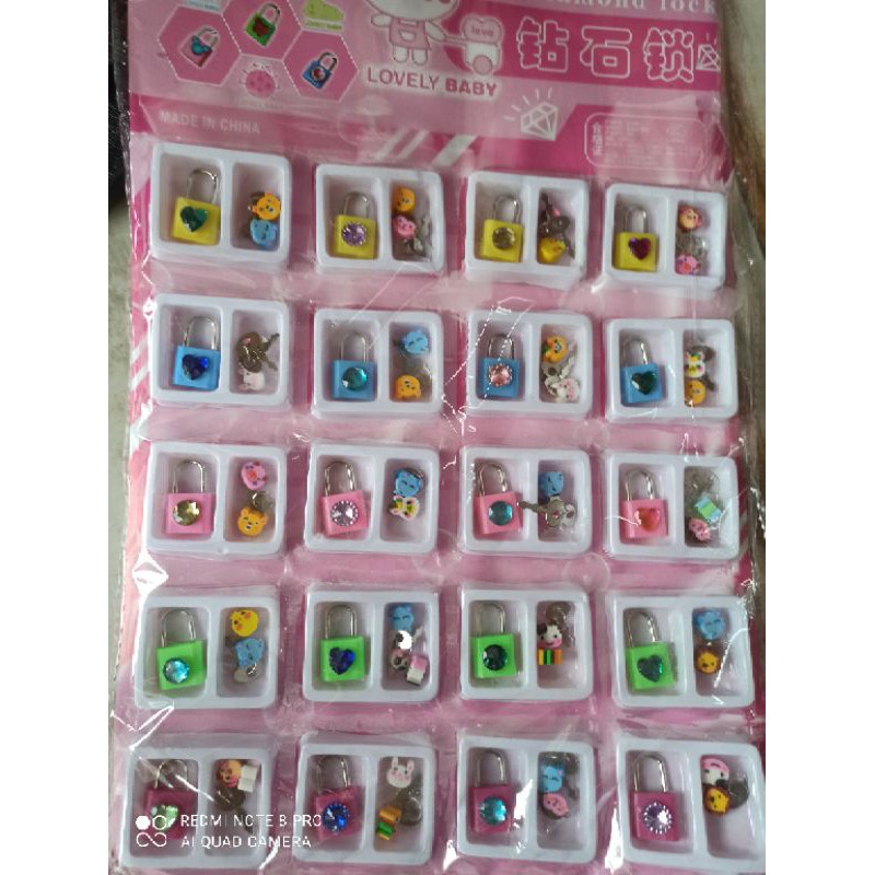 móc khoá khay nhựa vỉ 20 ổ