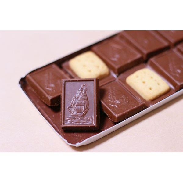 Bánh quy Bourbon Alfort Choco hộp 75g (12 bánh)