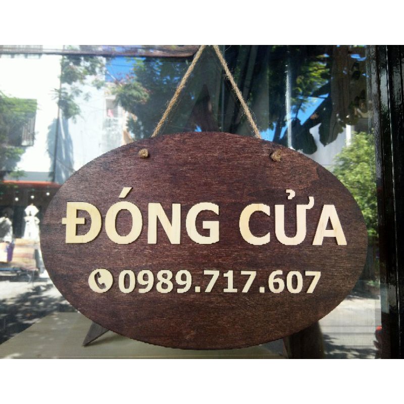 Bảng gỗ dán chữ gỗ 2 mặt nội dung "đóng cửa, mở cửa" mẫu bầu dục + kèm dây treo - LUMY