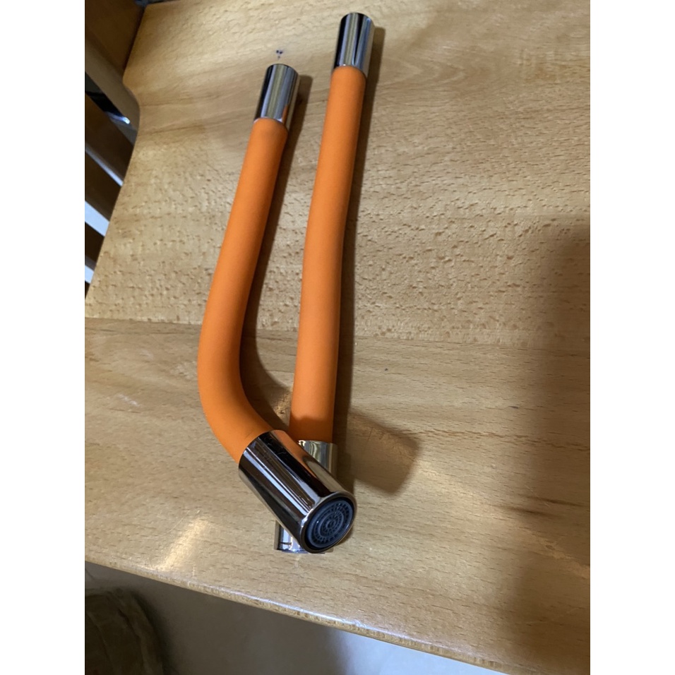 Ống Nước Xoay 360 độ Bọc Silicon Dài 30cm