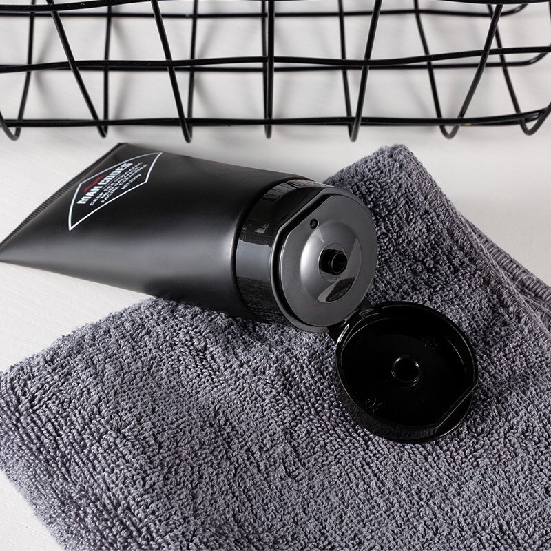 Sữa rửa mặt trắng da Man Codes làm sạch sâu loại bỏ mụn đầu đen cho nam | BigBuy360 - bigbuy360.vn