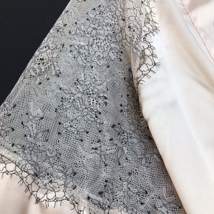 Áo choàng ngủ satin mềm mịn nhẹ size XS tương đương S | BigBuy360 - bigbuy360.vn