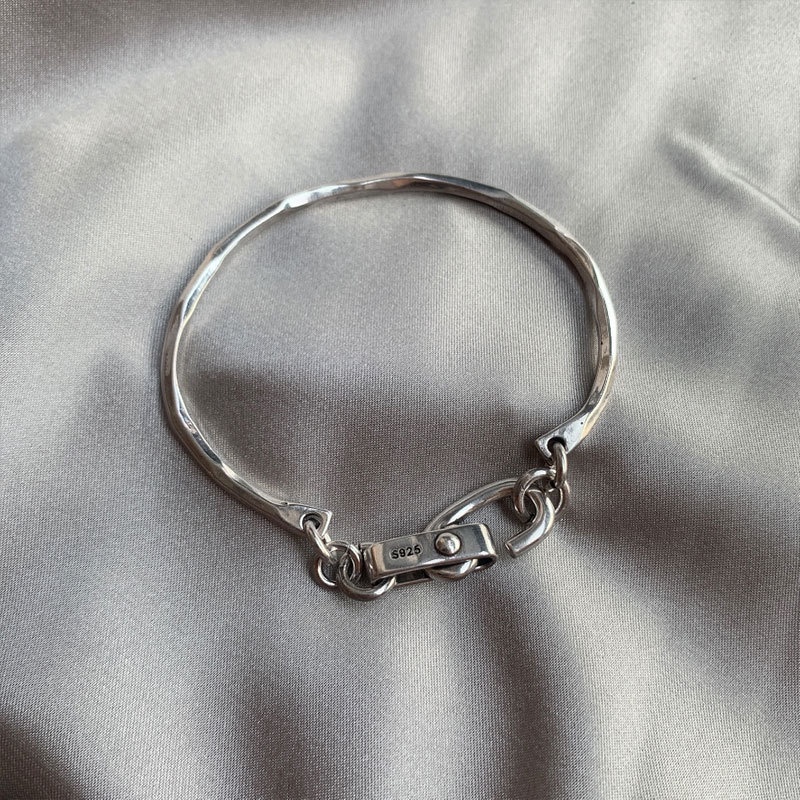 Vòng Tay Bạc Dạng Móc Khóa Màu Sắc Đơn Giản Phong Cách Punk Thời Trang Cho Nữ