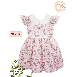 Đầm cho bé gái 2 tới 6 tuổi họa tiết hoa trắng 5 cánh nền hồng