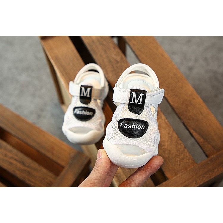 Sandal thể thao chữ M cho bé trai và bé gái tập đi mã mới siêu hót mã A-888