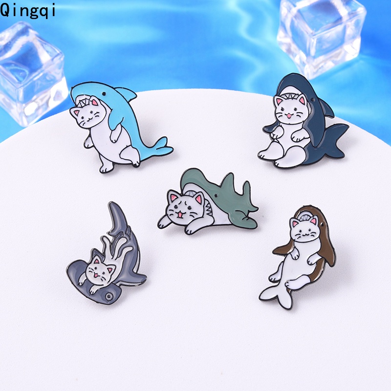 Ghim cài áo Miss Zoe hình mèo hóa trang cá mập hoạt hình dễ thương