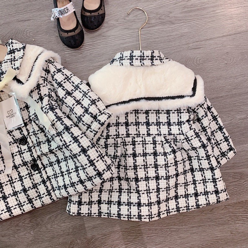 Áo dạ kẻ cổ lông dành cho bé