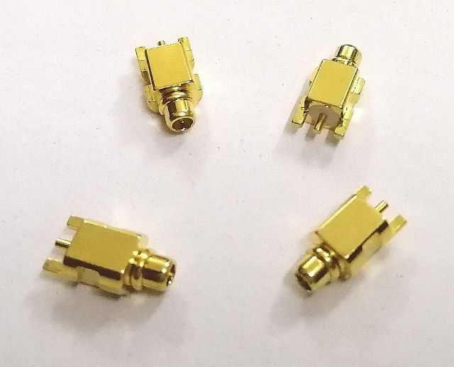 Đầu jack MMCX 3 chân hàn dây nối tại nghe DIY