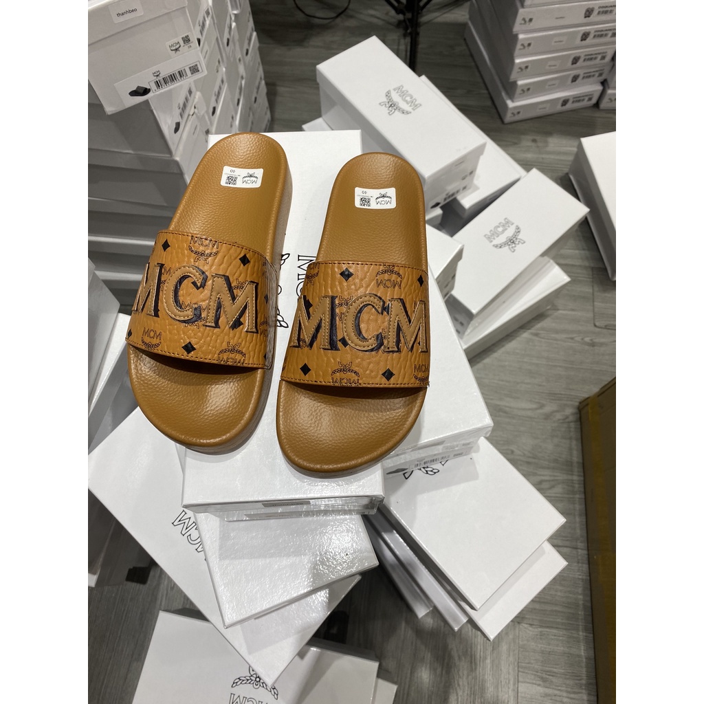Dép lê quai ngang MCM logo thêu da