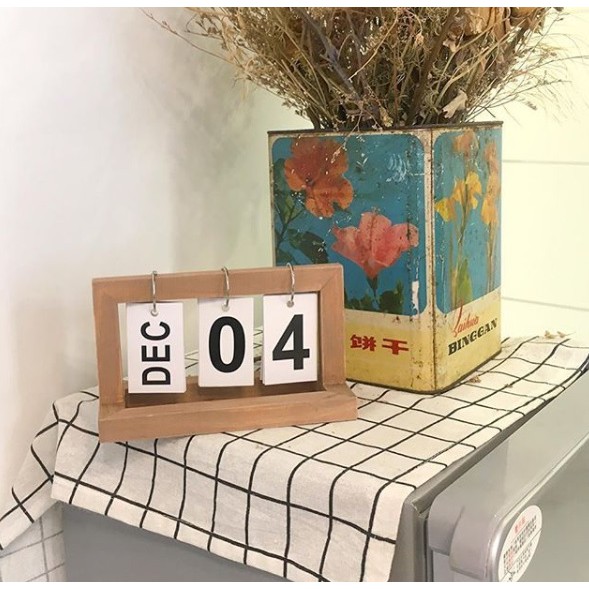 Lịch gỗ để bàn mini - CÓ SẴN 2 màu nâu và đen