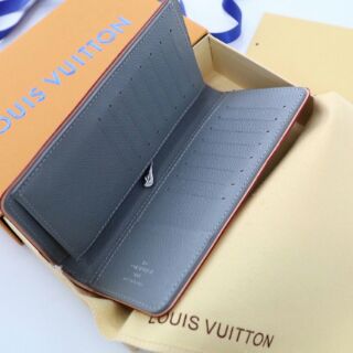 Ví LV Monogram titanium