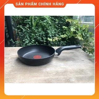 Chảo rán chống dính Tefal Hard Titanium Pro 20cm, 24cm và 28cm