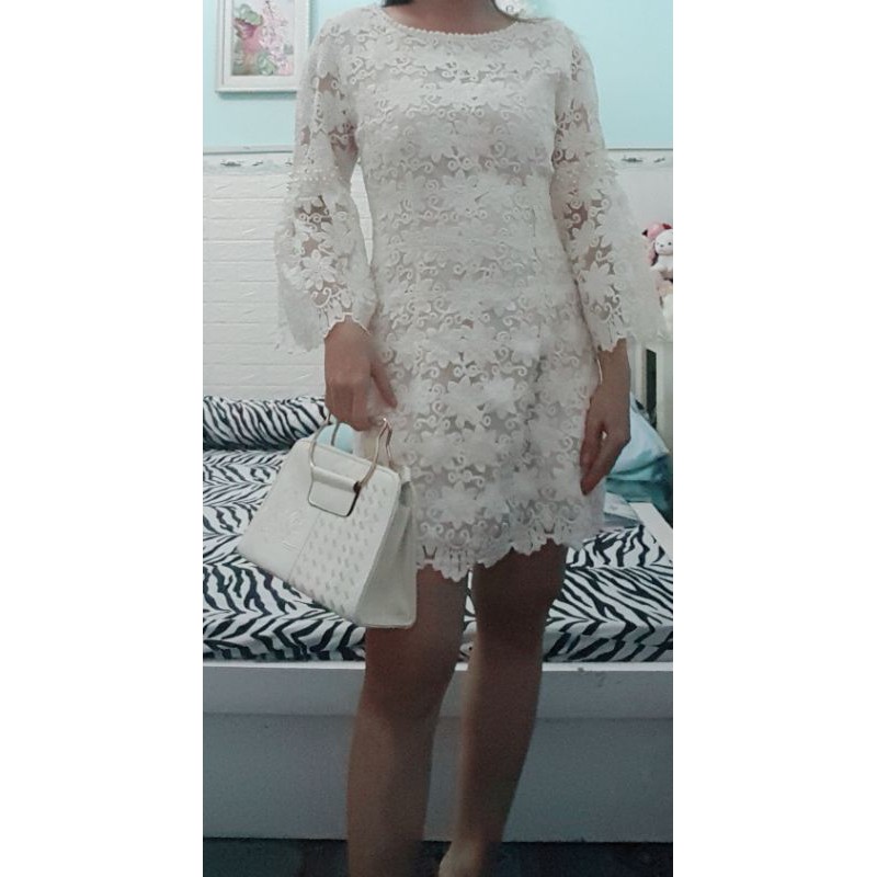 Thanh lý đầm ren đẹp giá rẻ size M .