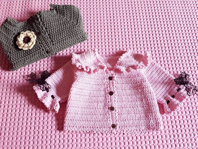 Khoác len cho bé gái handmade