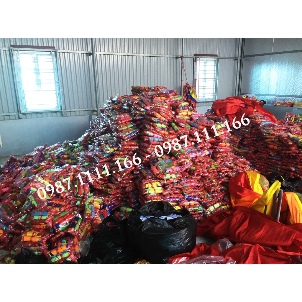 Cờ dây trang trí gồm 10m 28-30 lá cờ chất liệu vải Phi bóng được cắt Bằng nhiệt nên có không bị tưa khi treo ngoài trời
