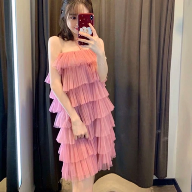 Váy tầng hồng