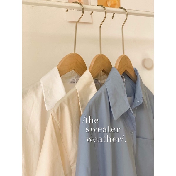 Áo sơ mi nữ ngắn tay có cổ phối cúc sườn xẻ vạt - The Sweater Weather | BigBuy360 - bigbuy360.vn