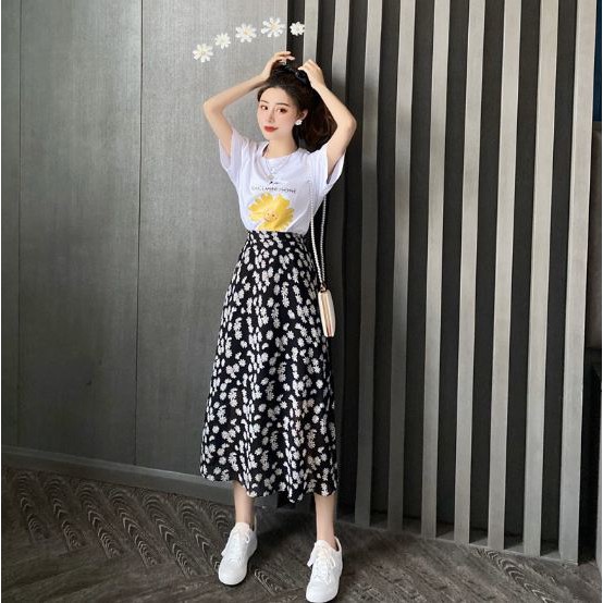 [Mã FAGREEN55 giảm 10% tối đa 30K đơn 99K] [Sẵn] Chân váy hoa cúc nhí dài, áo phông hoa cúc mẫu mới 2020 | BigBuy360 - bigbuy360.vn