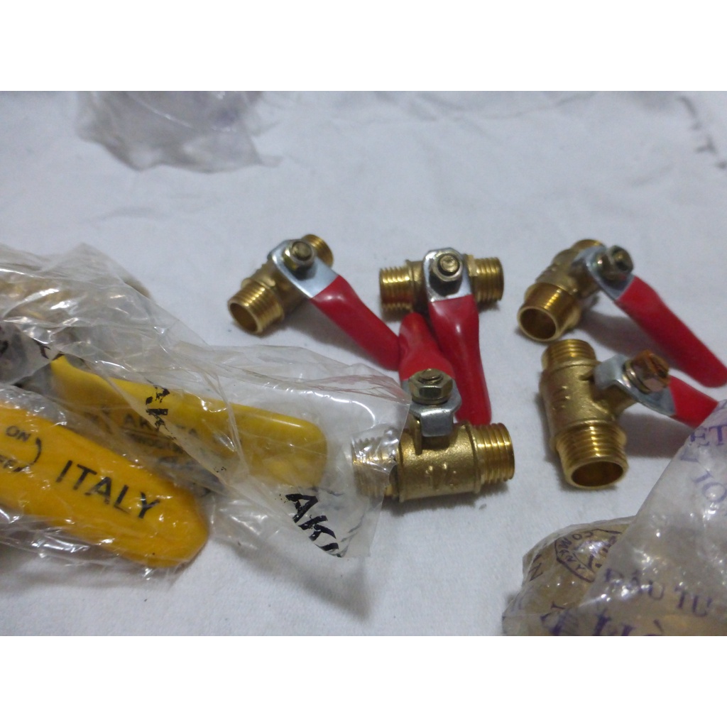 Van gạt bi đồng thau