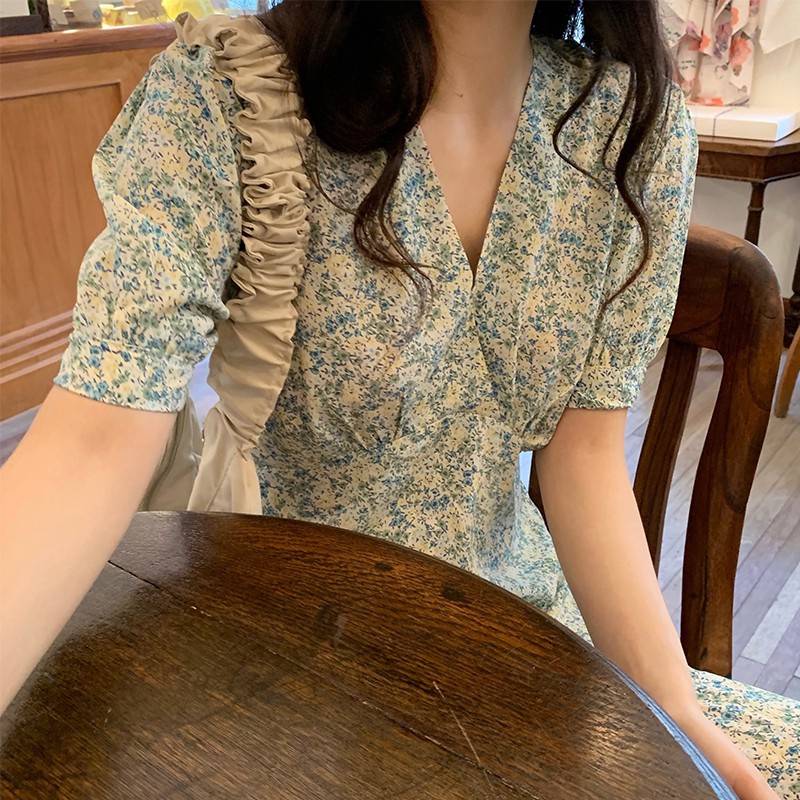 Váy hoa liti xanh pastel nhẹ nhàng cổ V xòe dài vintage Hàn Quốc