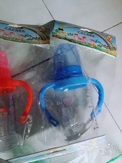Bình sữa cacara có van chống sặc