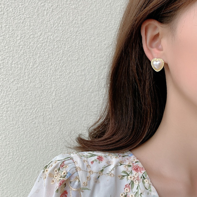 Khuyên tai dáng dài đính ngọc trai phong cách Hàn Quốc