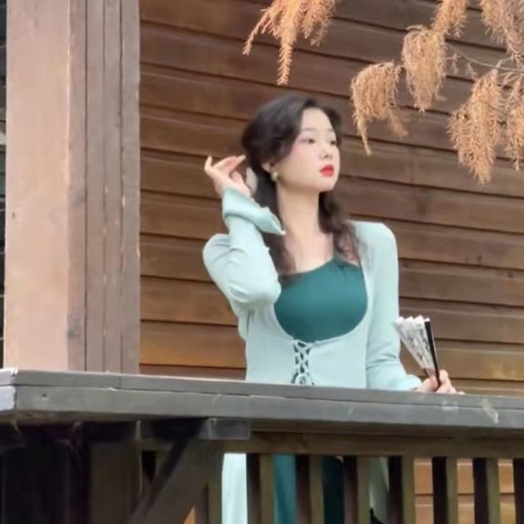 Đầm Thiết Kế Giả Hai Mảnh Thiết Kế Mới Thời Trang Theo Phong Cách Retro