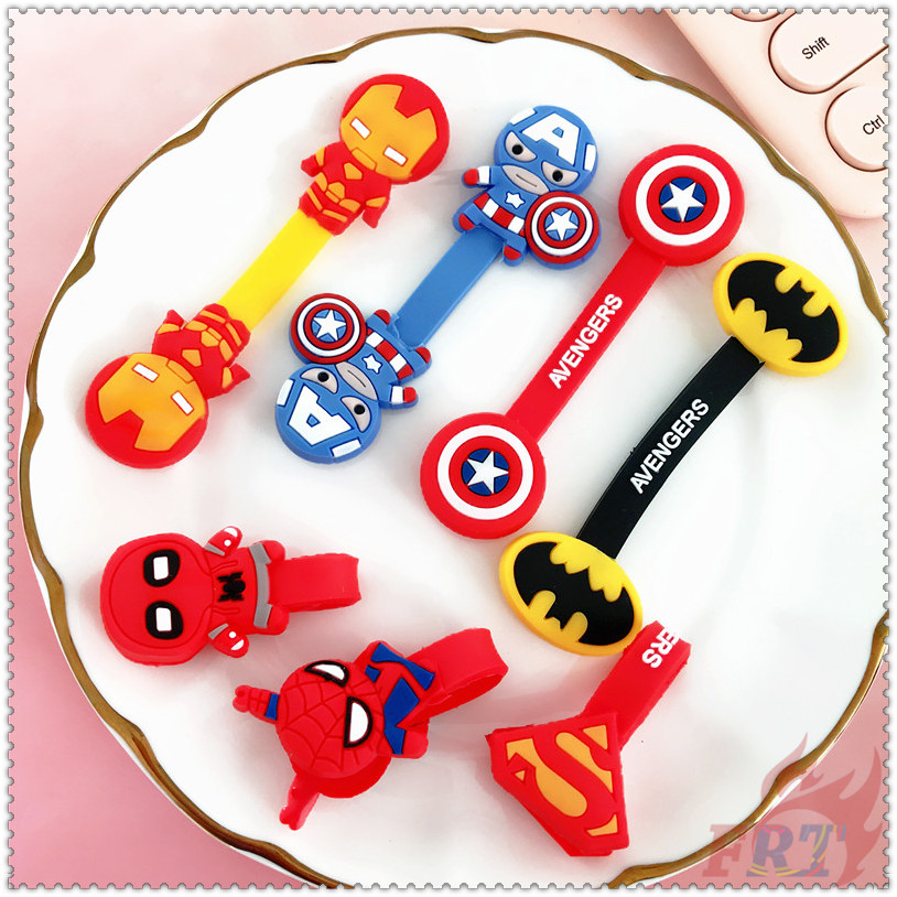 ◐ Máy Cuốn Dây Cáp Siêu Anh Hùng Marvel &amp; DC ◑ 1 Phụ Kiện Giữ Dây Cáp Tai Nghe Gọn Gàng Bằng Silicon Hình Iron Man / Captain American / Spider Man / Batman / Superman / Deadpool Hoạt Hình