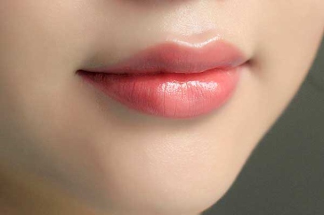 ✅✅Sáp dưỡng môi Vaseline Lip Therapy Cocoa Butter