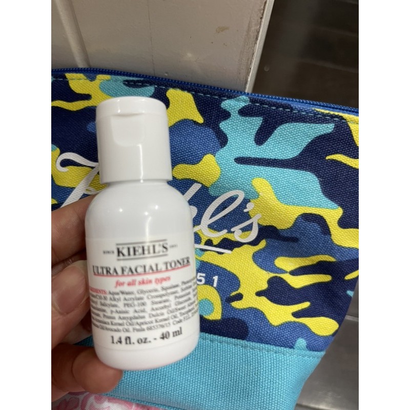 Set mỹ phẩm Kiehl kèm ví đựng xinh xắn