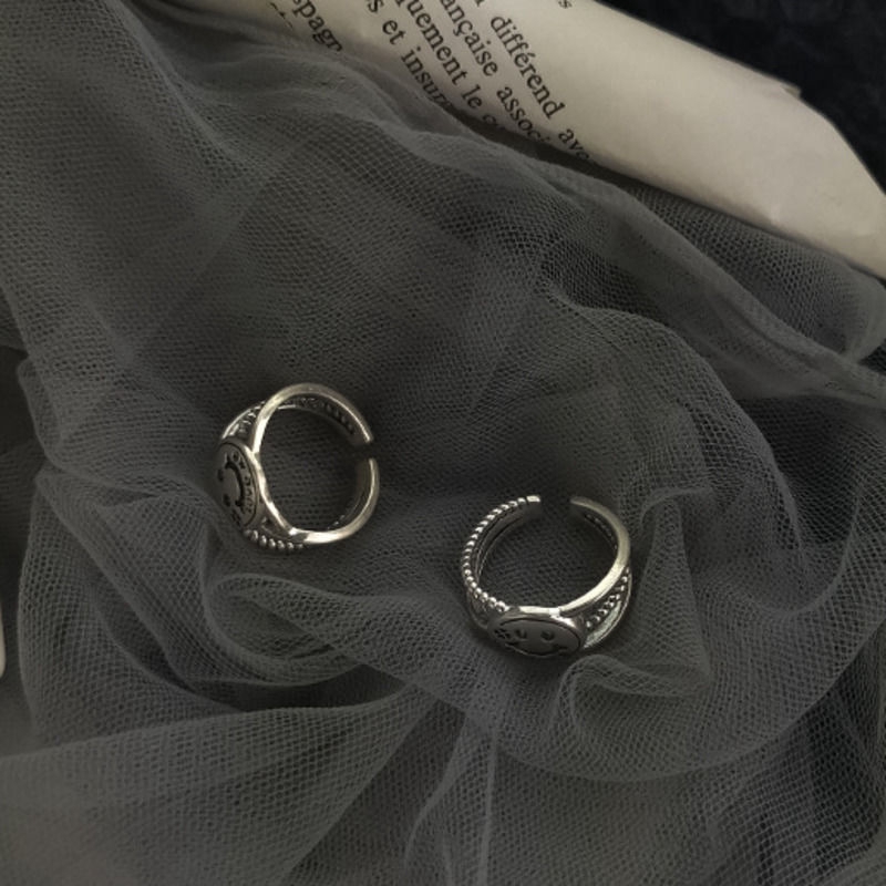 Nhẫn hình mặt cười dạng hở phong cách retro sành điệu