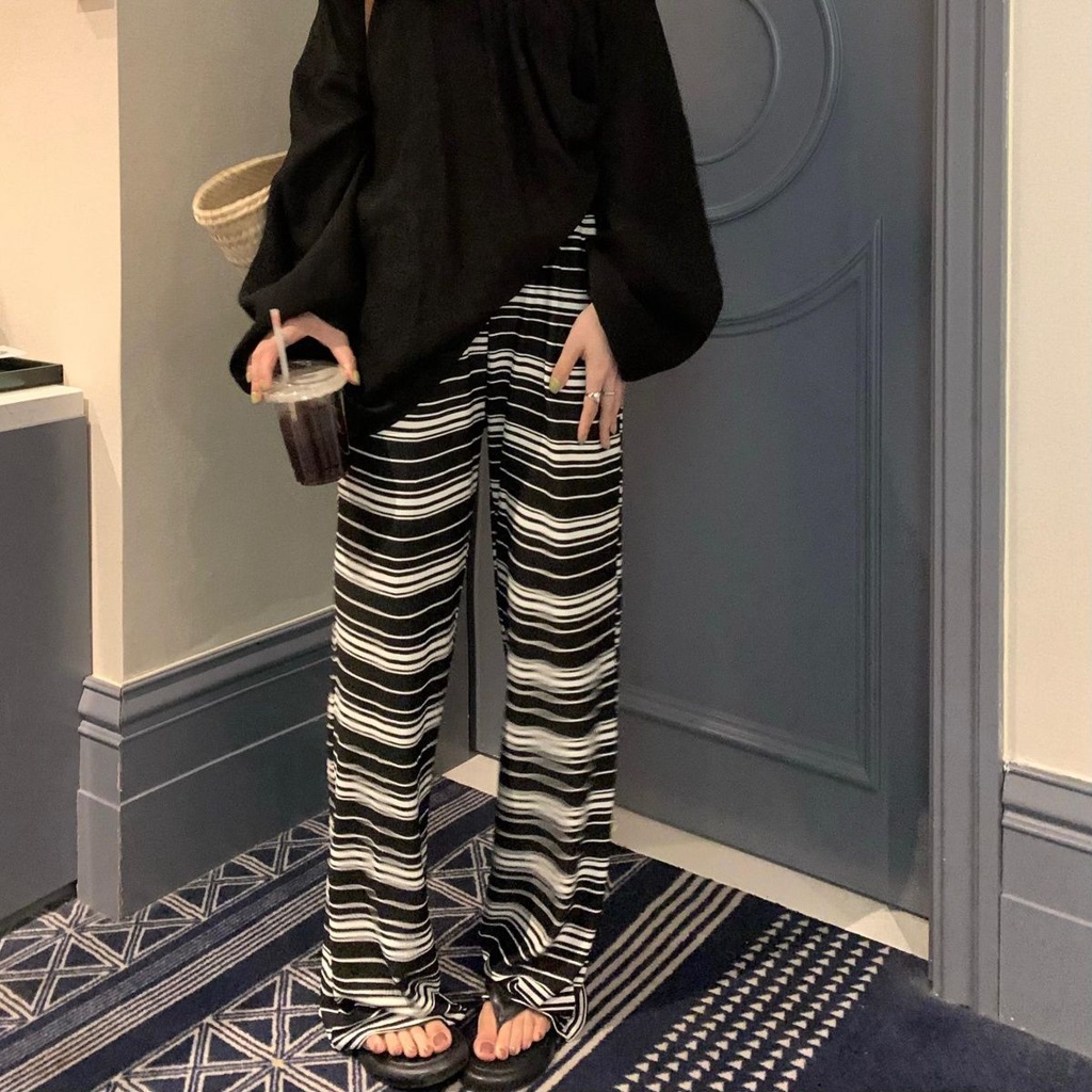 Quần Dài Nữ Ống Rộng Kẻ Sọc Trắng Đen Thời Trang Hàn Quốc
