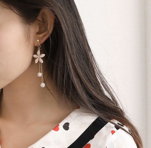 Khuyên Tai Hoa Pha Lê Dáng Dài Phong Cách Thời Trang Nữ