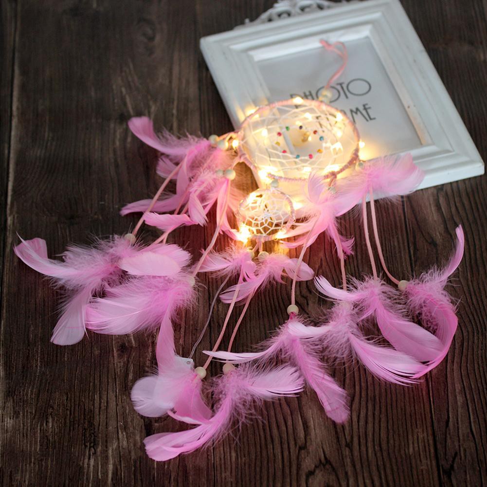 Dreamcatcher đính lông vũ có đèn LED độc đáo