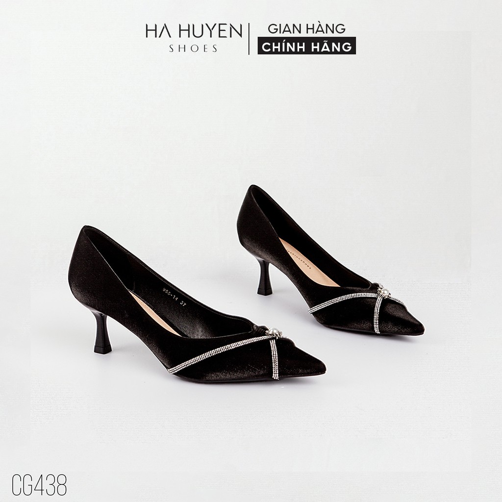 Giày cao gót lụa nữ Hà Huyền Shoes mũi nhọn đính đá chéo ngọc trai gót cong 5 phân - CG438