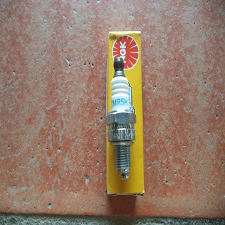 Bugi NGK CMR5H đùng cho máy cắt cỏ,máy đầm cóc 4 thì