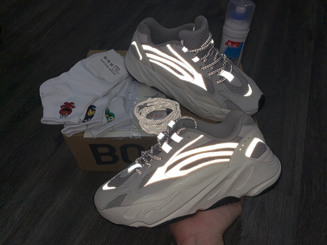 [Freeship+Quà100k+R11] Giày yz700 siêu phản quang 2020+Phụ kiện | BigBuy360 - bigbuy360.vn