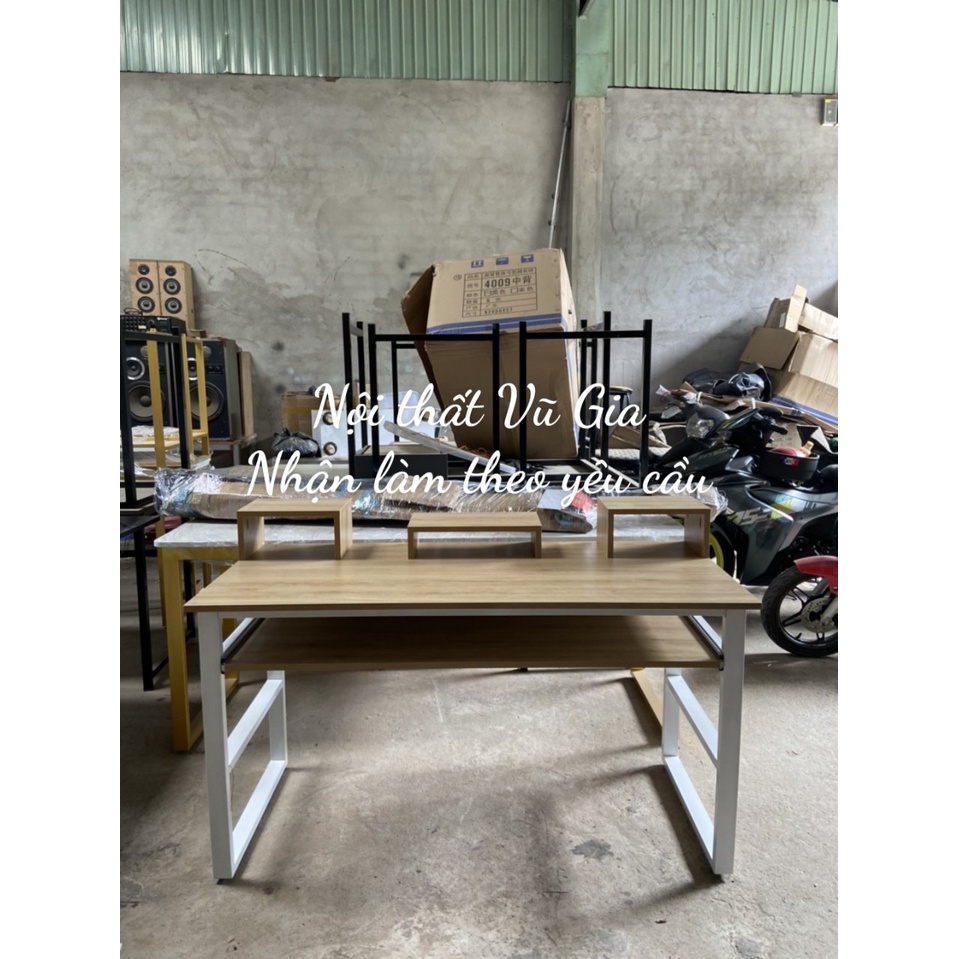 Bàn gaming chân sắt có ngăn kéo đựng đàn organ và kệ để loa