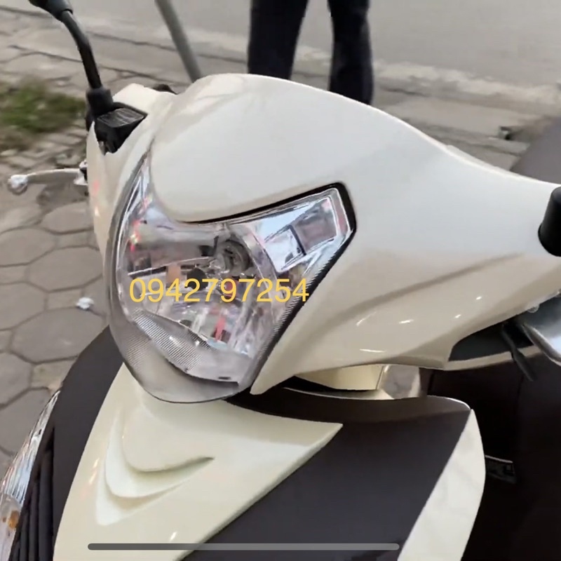 Sơn xe máy Honda Vision màu Kem MTP505-1K và MCP505-2K Ultra Motorcycle Colors