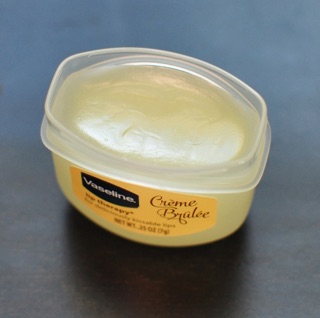 SON DƯỠNG MÔI VASELINE LIP THERAPY CREME BRULEE