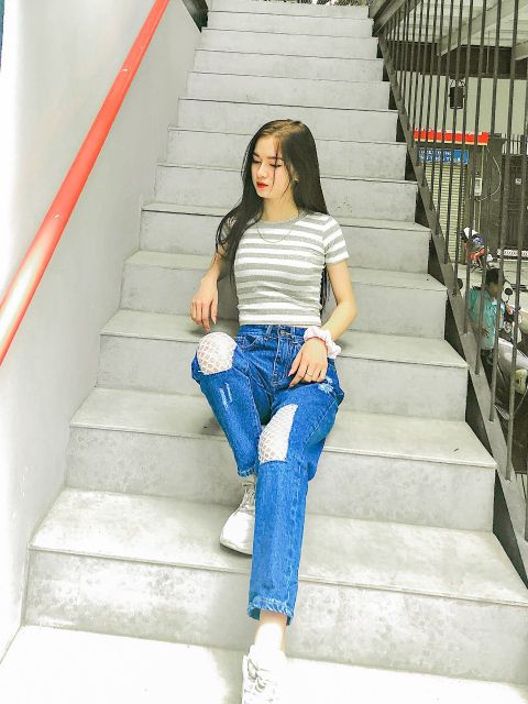 Quần baggy jeans rách gối vá lưới tomboy bụi bặm